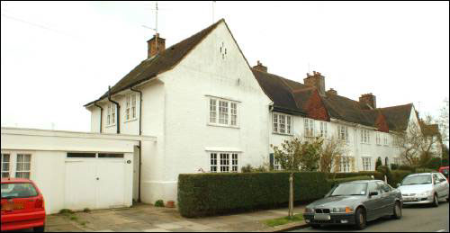 029 Erskine Hill